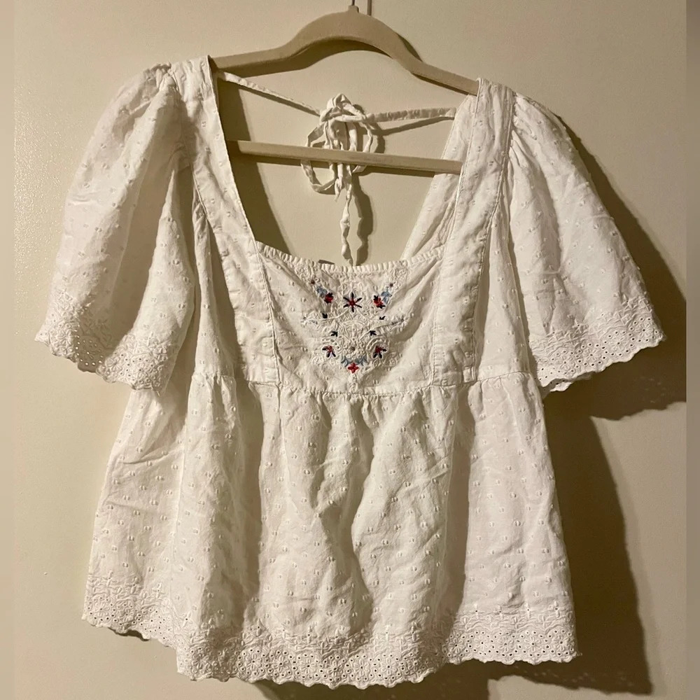 Old Navy White Swiss Dot Flutter Sleeve Tie Back Top Medium Petite